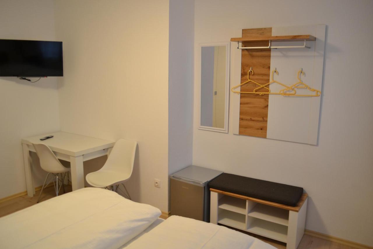 Platia - Rooms ギュンツブルク エクステリア 写真